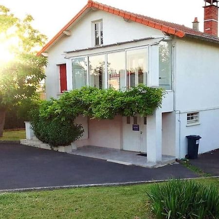 Gite Pavillon Kifadonfe 3 Ch Avec Cour Et Jardin Clos Villa Saint-Germain-Lembron Exterior foto